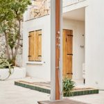 Buitendouche SOLAR aluminium Houtmotief 40 liter ( excl. voetplaat)