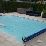 Noppenfolie op maat 4-zijdig gezoomd – Transparant/blauw of grijs omgezoomd 500 micron per m2