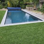 Graniet Grijze zwembad randsteen Rechte neus nr 59 Marmaris 60x35x5/3 cm