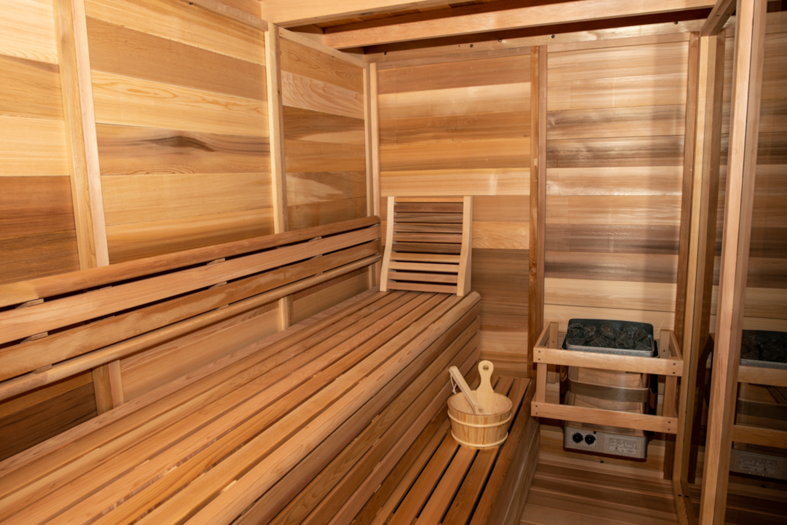 groot_2948_buitensauna_ticra_outdoor_pure_cube_red_cedar_sauna Buitensauna Panoramaglas 254 x 173 cm Canadees red ceder. - Afbeelding 2