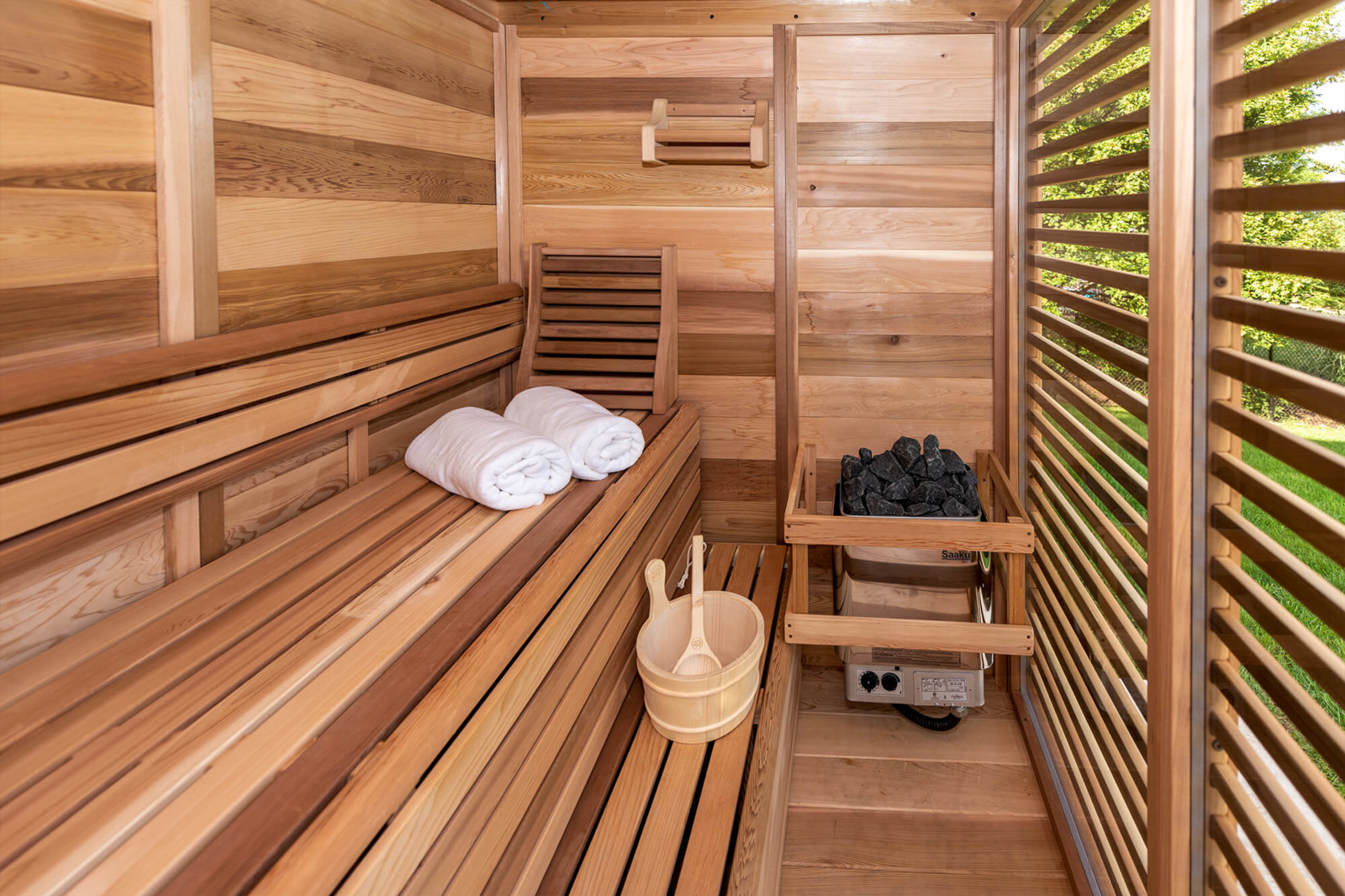 groot_4080_Ticra_outdoor_pure_cube_outdoor_sauna_interior_indoor Buitensauna Panoramaglas 254 x 173 cm Incl. Douchecabine - Afbeelding 11